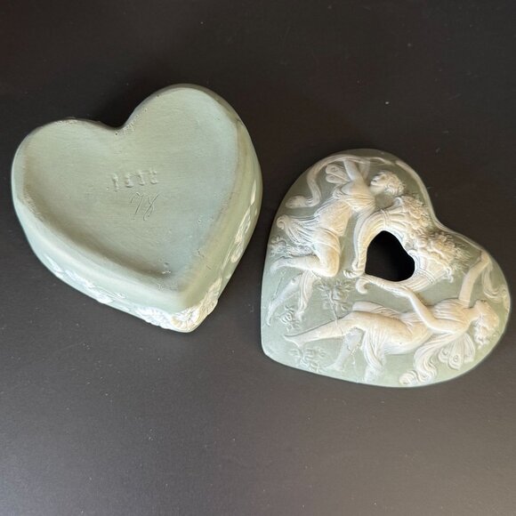 Schafer Vater Fairy & Floral  Heart Shape Jasperware Dresser/ Trinket Box - Picture 2 of 10